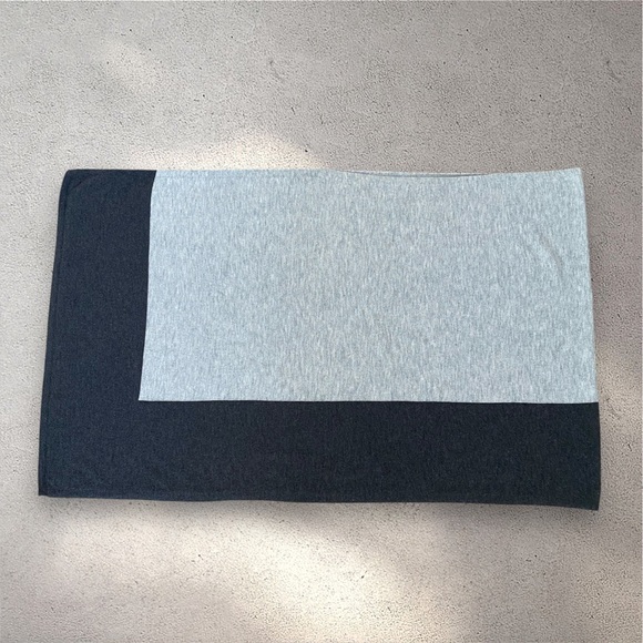 LOFT Sweater Knit Soft Grey & Charcoal Colorblock Poncho One Size - Picture 8 of 12